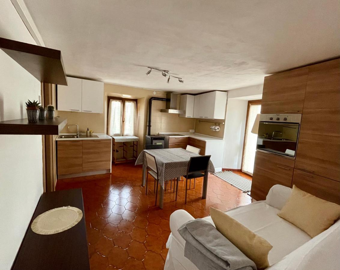 Maison Merlot Appartement Aosta Buitenkant foto